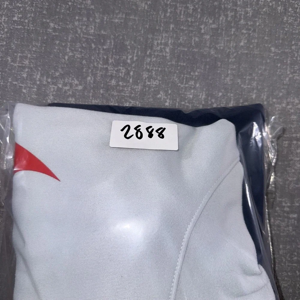 Nike activity neck